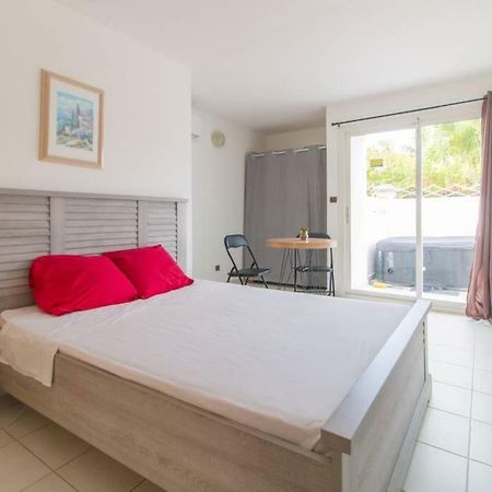 Ferienwohnung Superbe Studio Avec Jacuzzi Prive Sainte-Anne Exterior foto