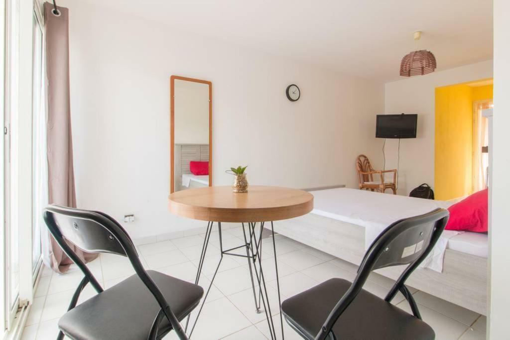 Ferienwohnung Superbe Studio Avec Jacuzzi Prive Sainte-Anne Exterior foto